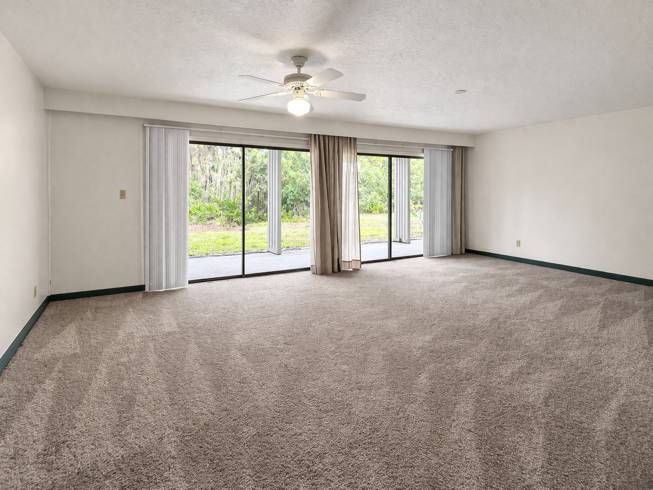 940 Tennis Way - Photo 2 of 5