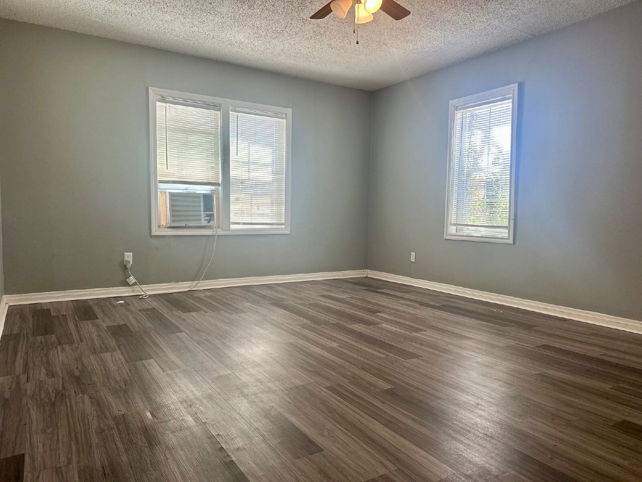 2816 40th St - Photo 3 of 10