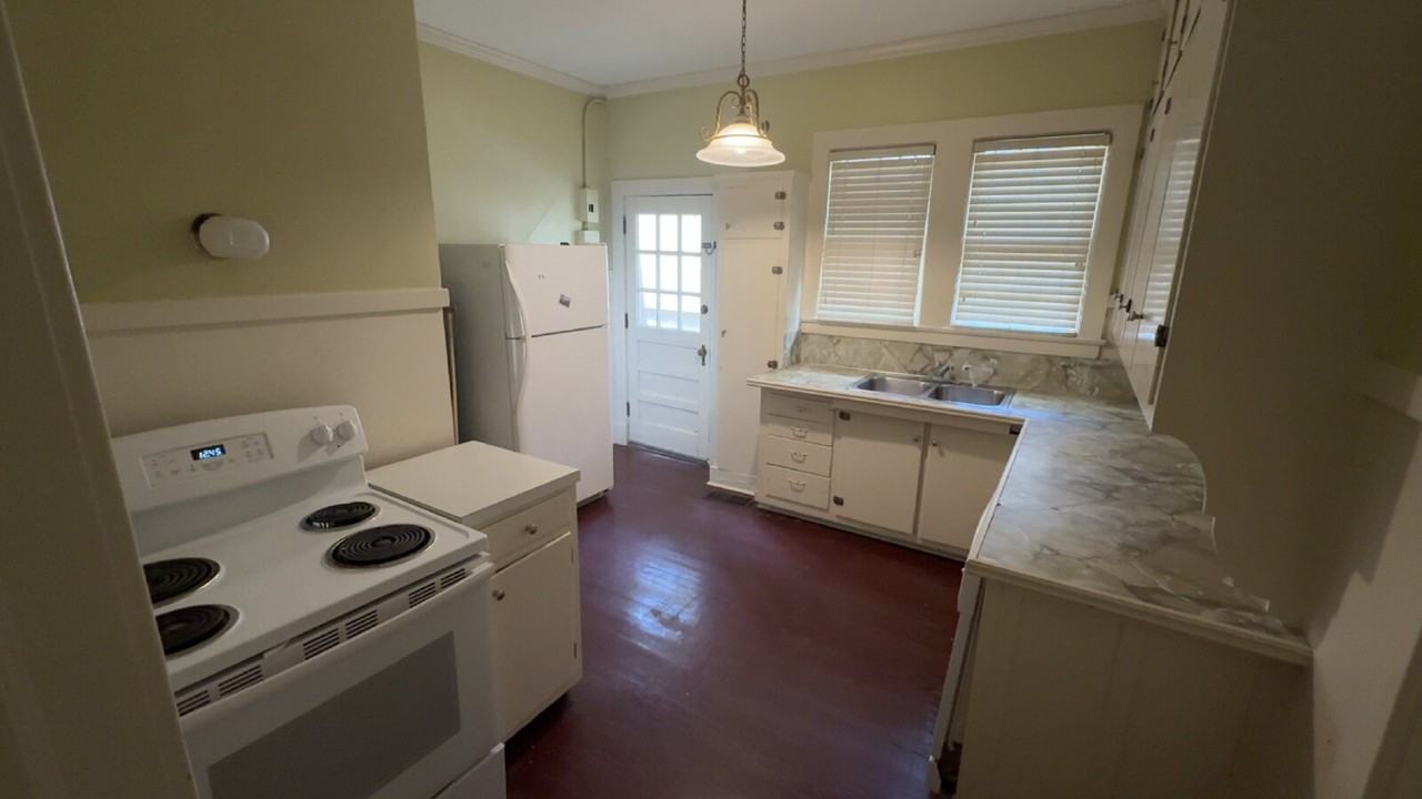 1338 N State St #A - Photo 7 of 22