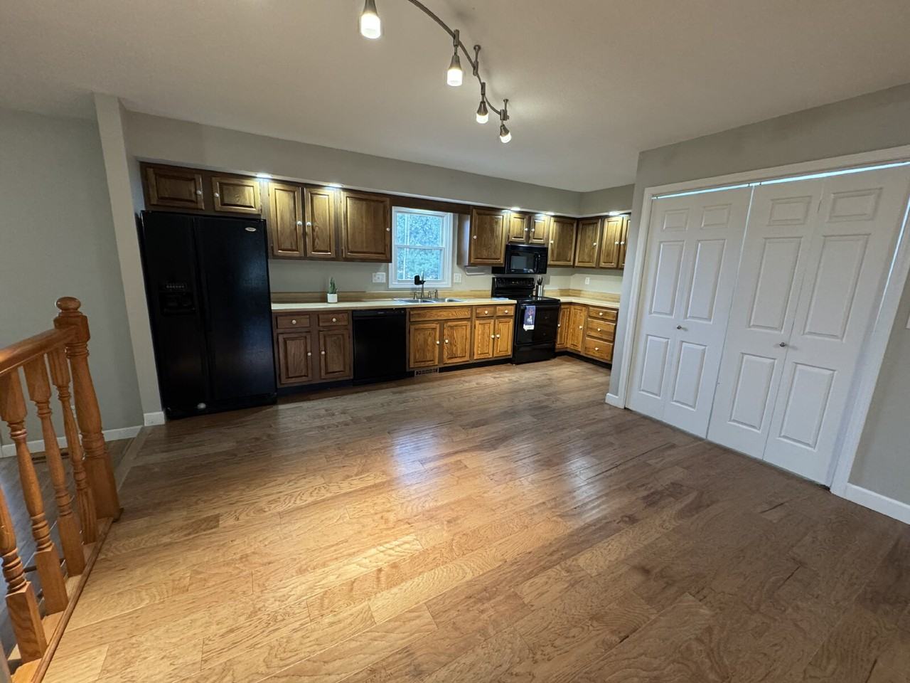 4026 Brookfield Dr - Photo 4 of 30