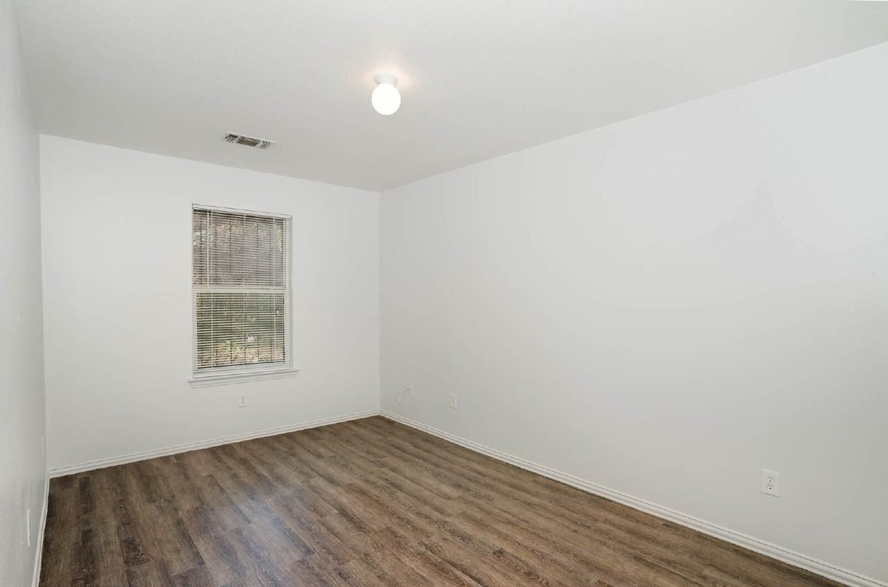 2907 Lasalle St - Photo 7 of 25