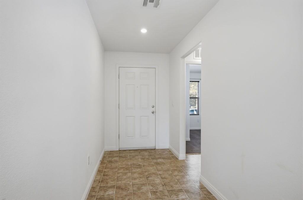 315 Basin Falls St - Photo 4 of 24