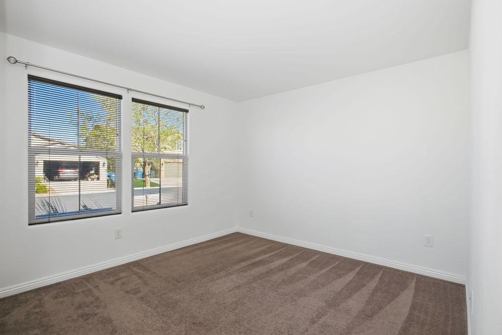 315 Basin Falls St - Photo 5 of 24