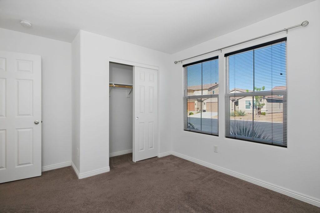 315 Basin Falls St - Photo 6 of 24