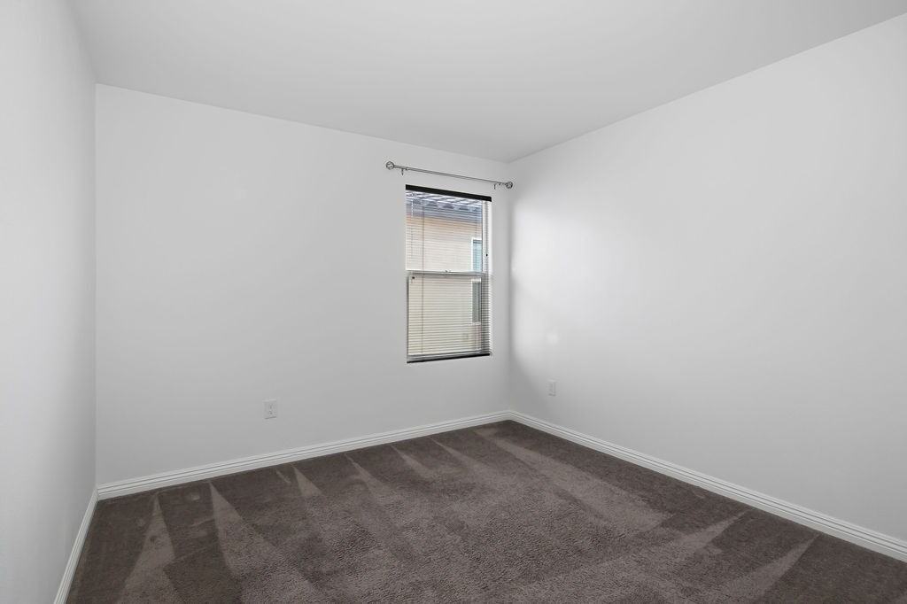 315 Basin Falls St - Photo 7 of 24