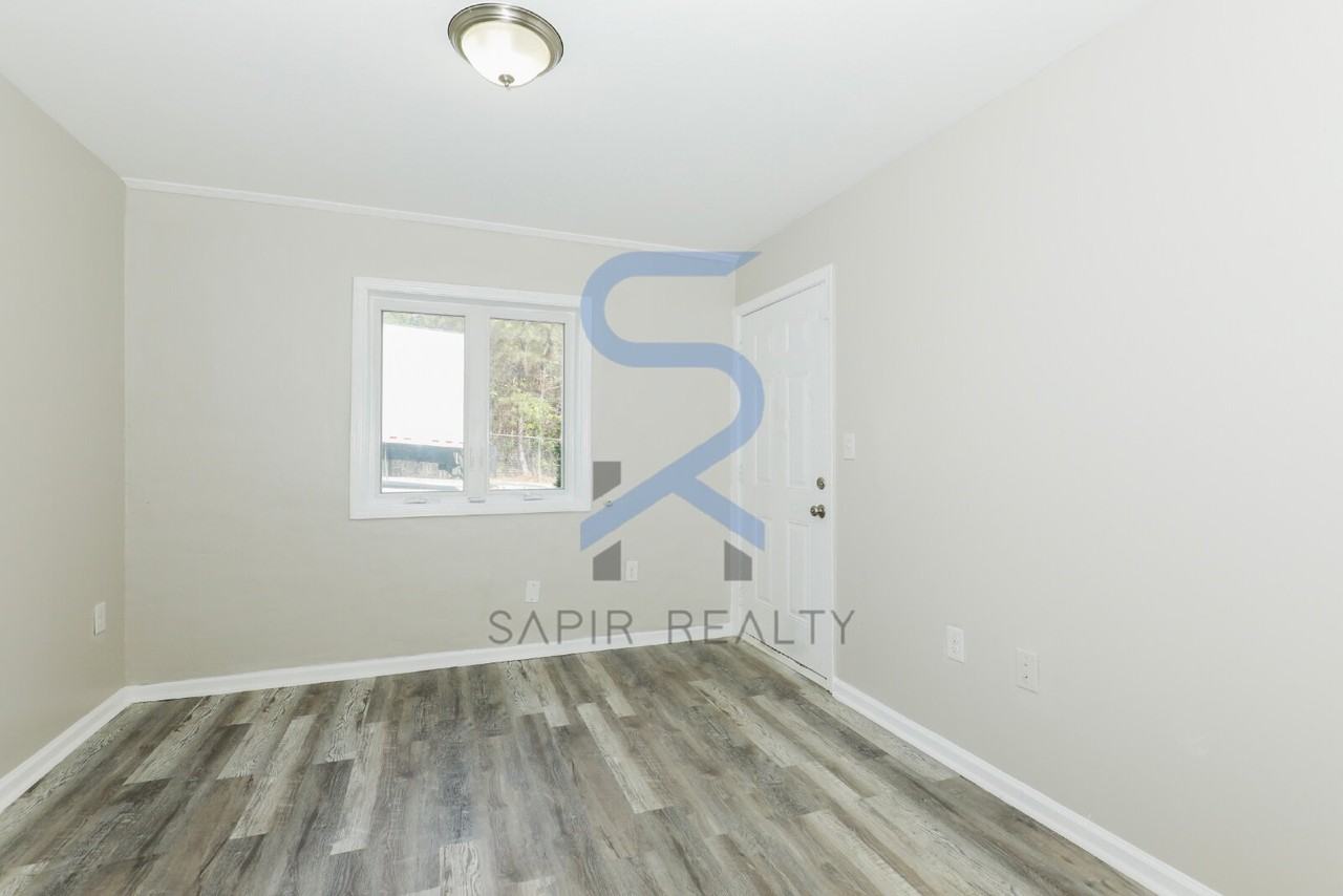 166 Anderson Ave Nw Unit B13 - Photo 4 of 12