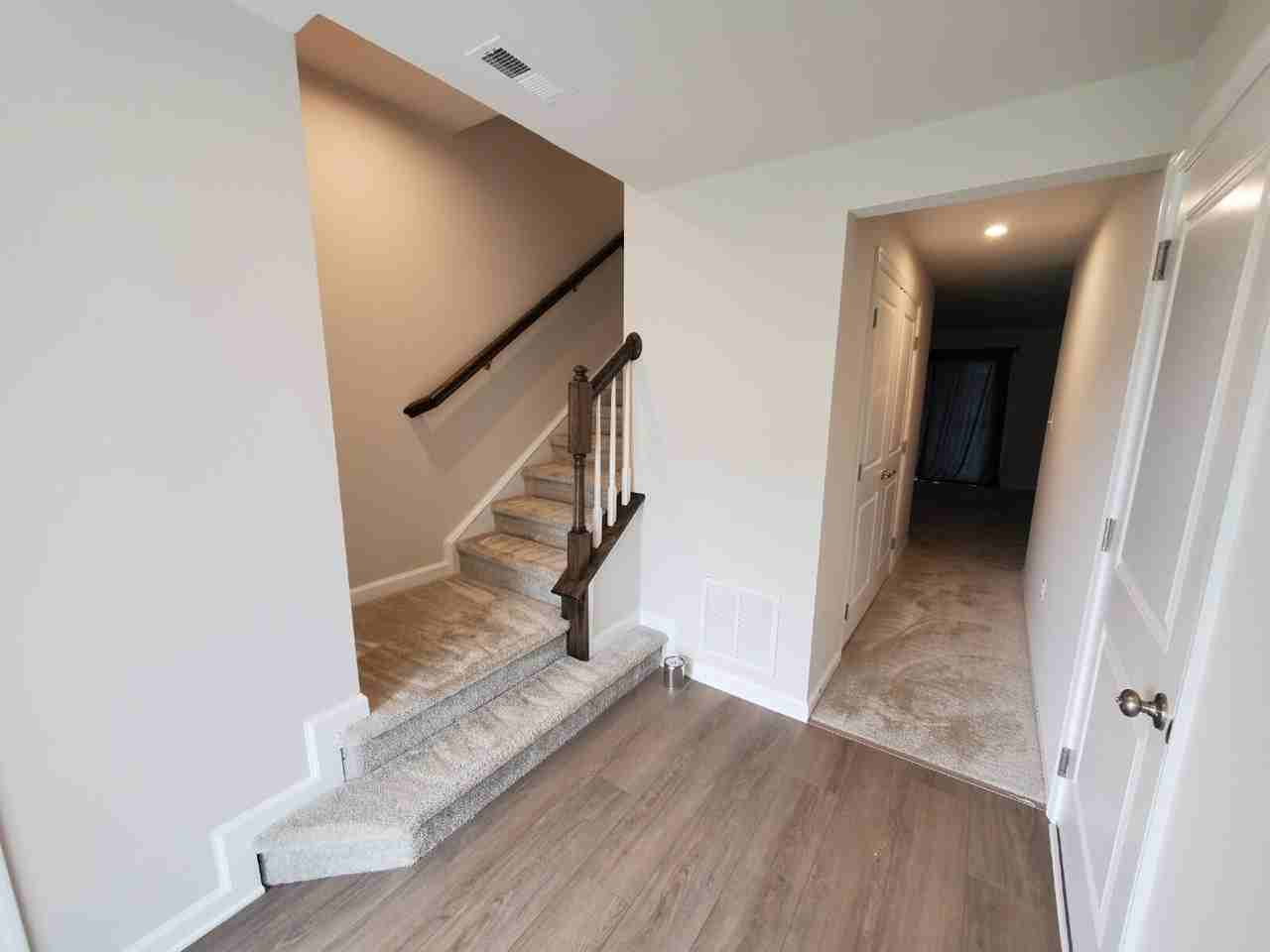 31 Roundstone Run - Photo 4 of 25