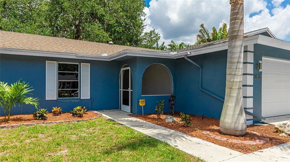 3525 Riviera Dr - Photo 3 of 25