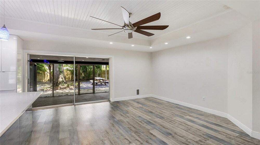 3525 Riviera Dr - Photo 7 of 25