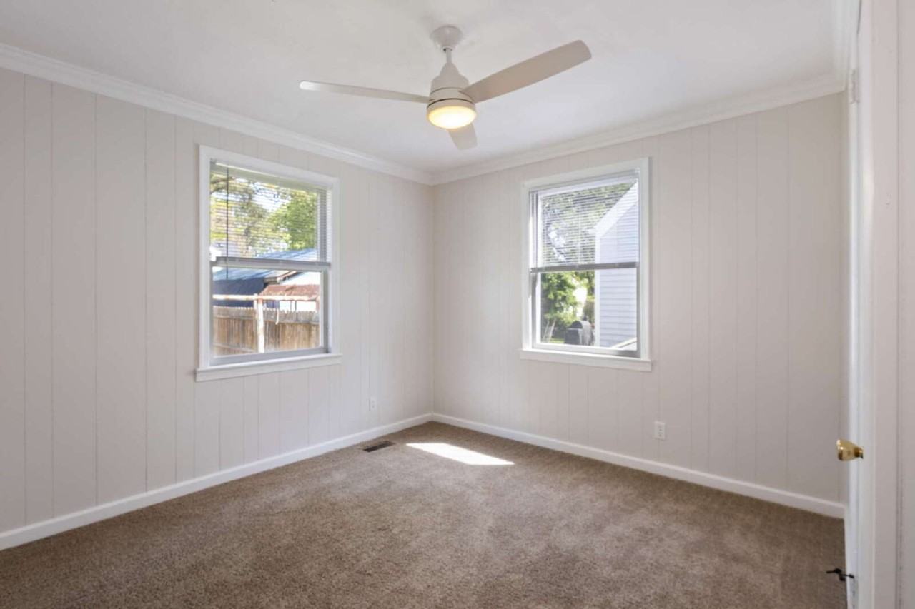 1115 Wright Ave - Photo 6 of 10