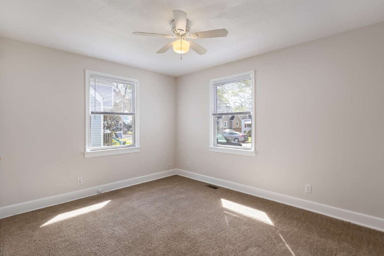 1115 Wright Ave - Photo 7 of 10