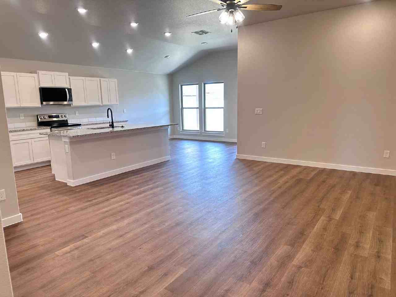 307 E 24th St - Photo 5 of 15