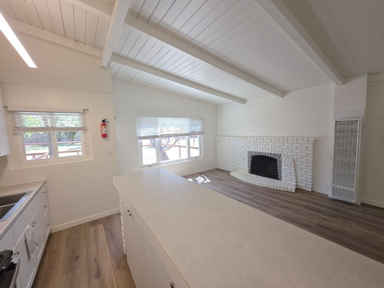 17259 Walnut Ave - Photo 6 of 26