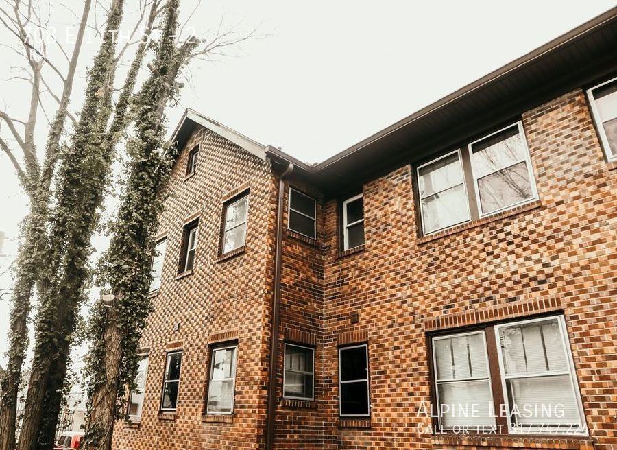 708 E 11th St - Photo 2 of 24