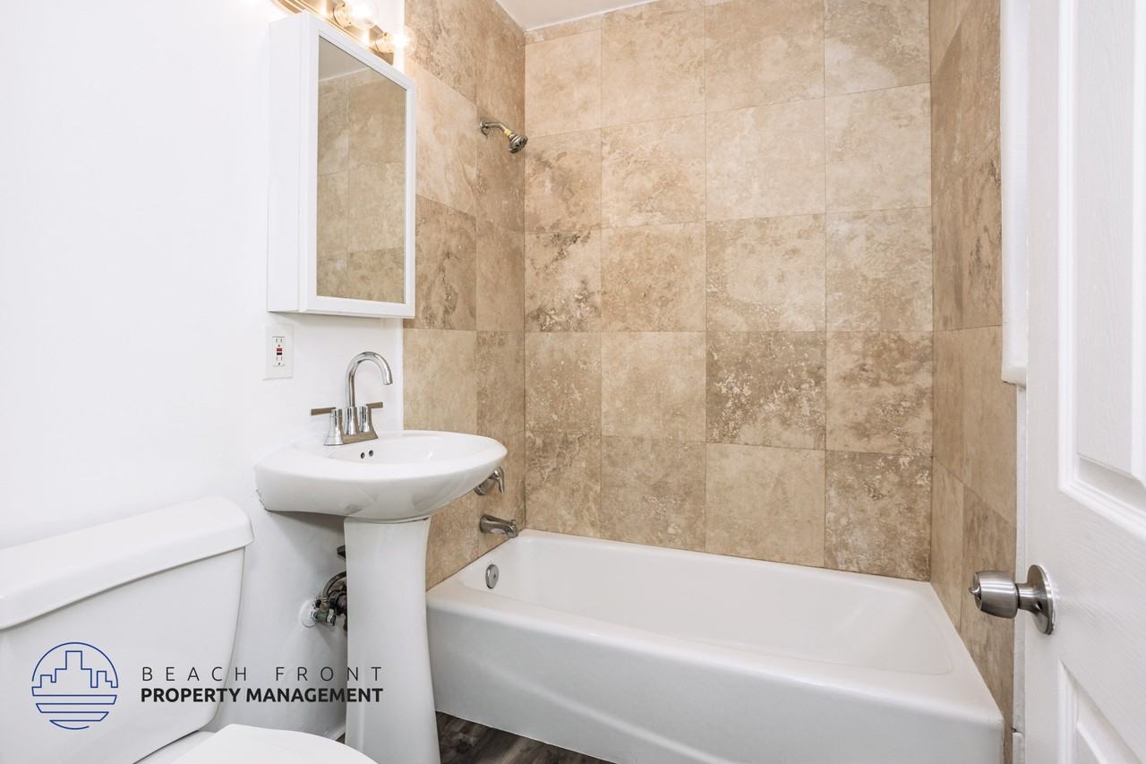 12621 Glenshire Rd, 12618 Lakewood Blvd. - Photo 5 of 8