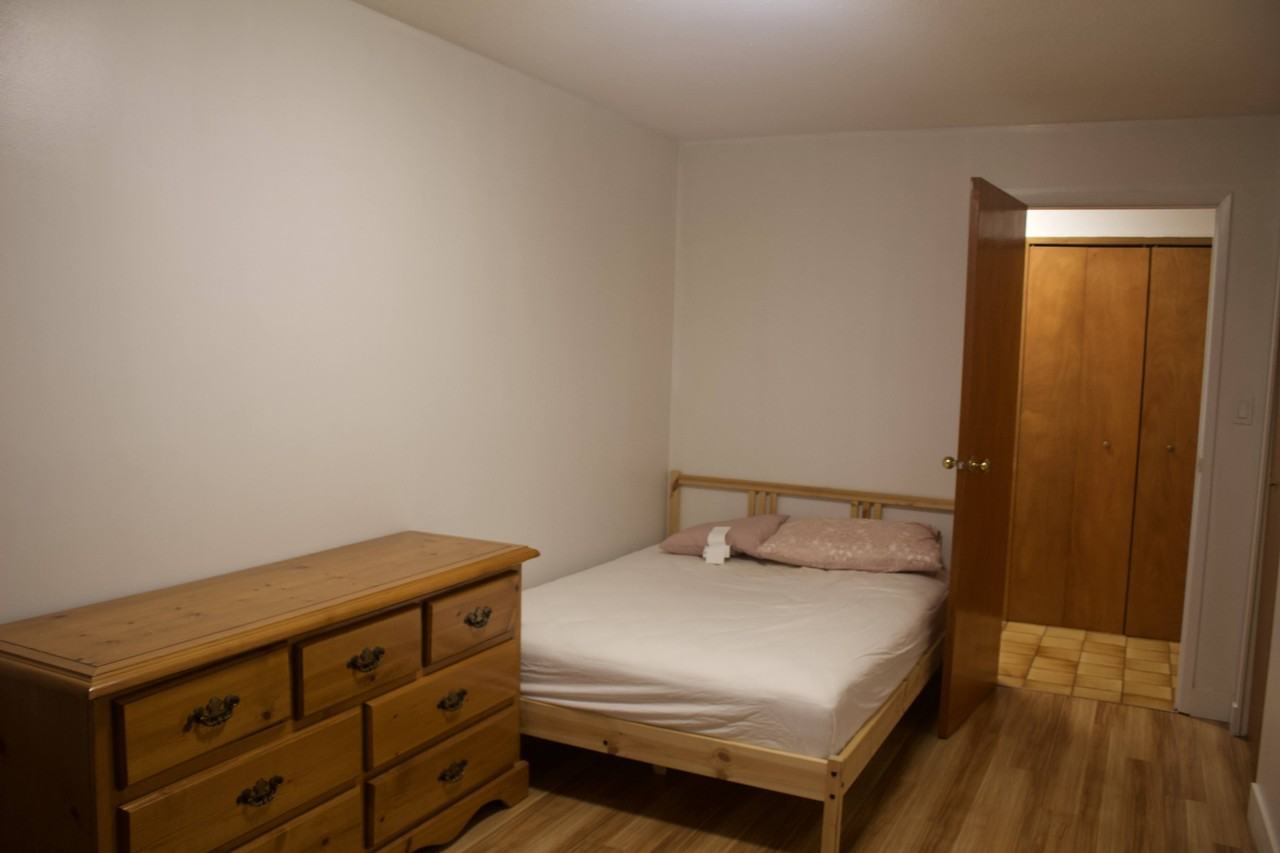 Hastings St & Springer Ave #2 rooms - Photo 4 of 14