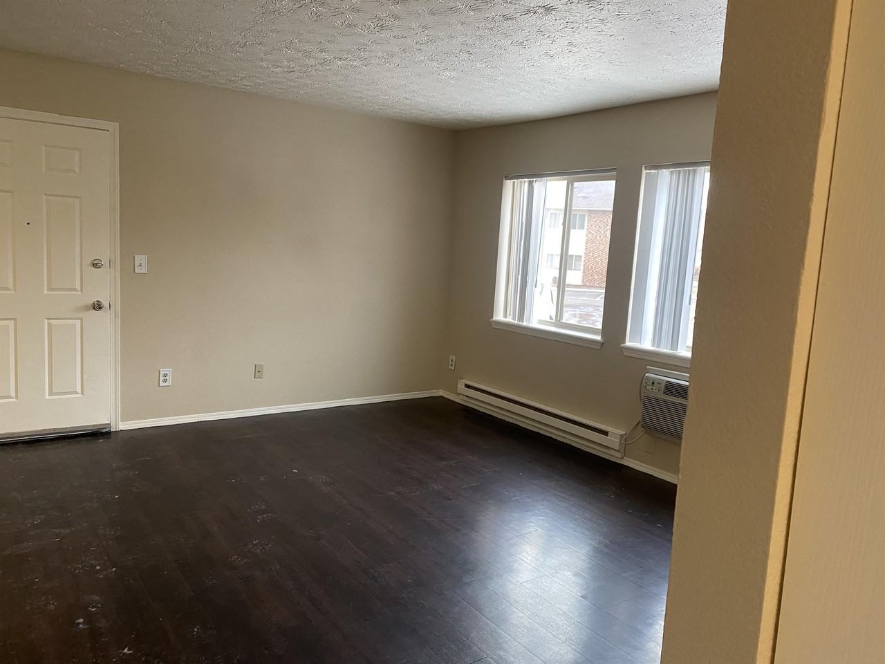 472 S Gilbert St #C - Photo 5 of 24