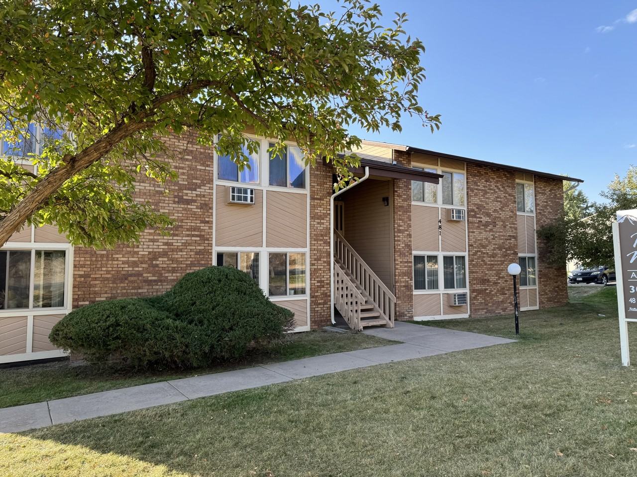 472 S Gilbert St #C - Photo 3 of 24