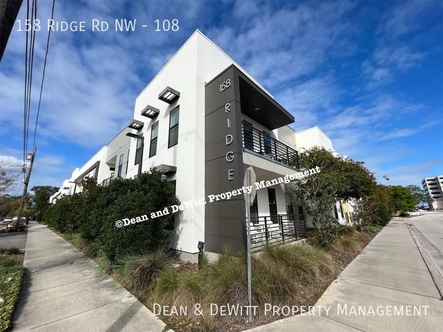 New Luxury Rentals In The Heart of Largo - Photo 3 of 27