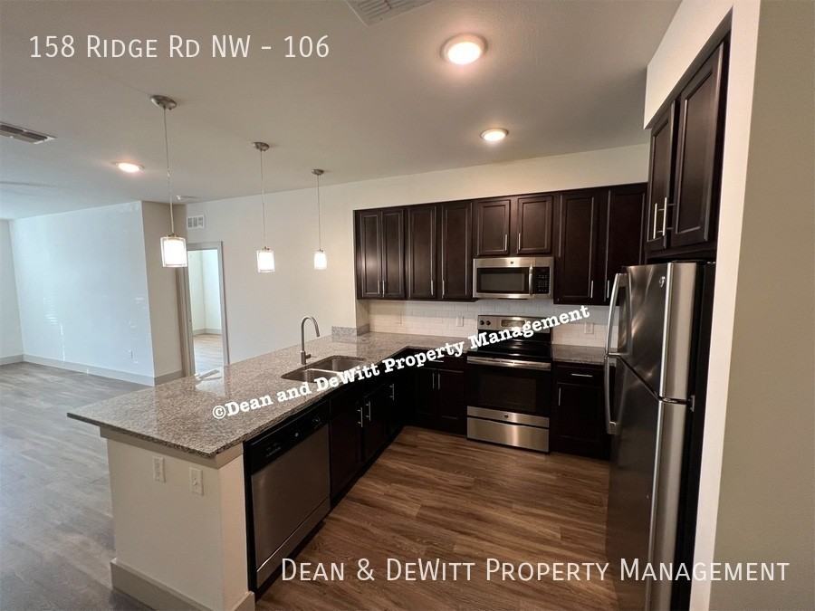 New Luxury Rentals In The Heart of Largo - Photo 4 of 27