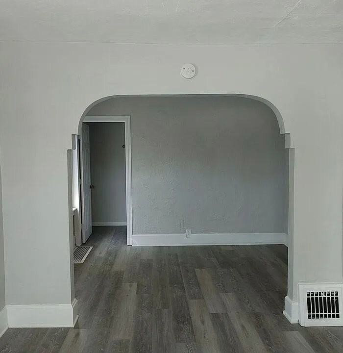 Caledonia St - Photo 2 of 10