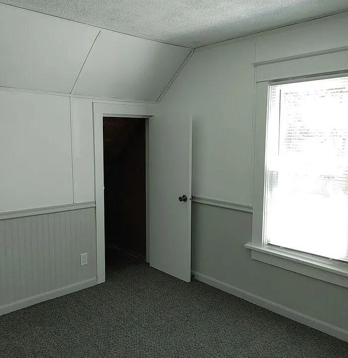 Caledonia St - Photo 4 of 10