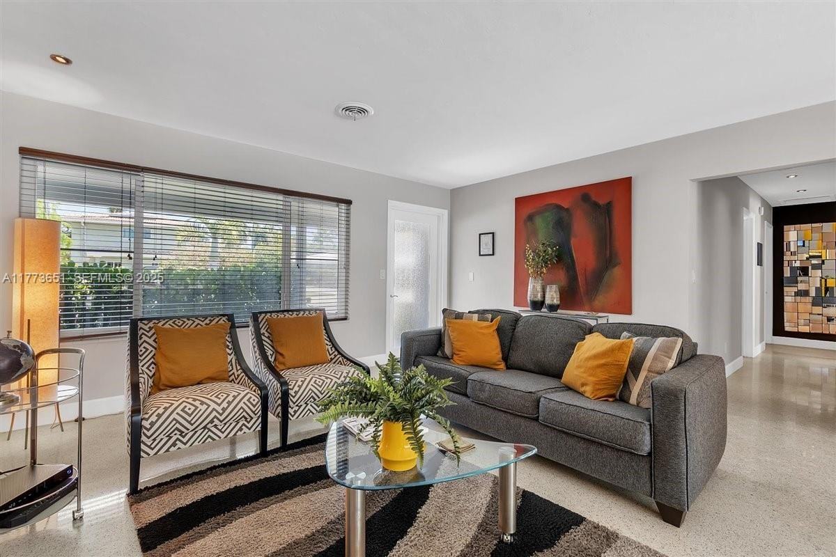 2225 Northeast 20th Avenue - Photo 2 of 41