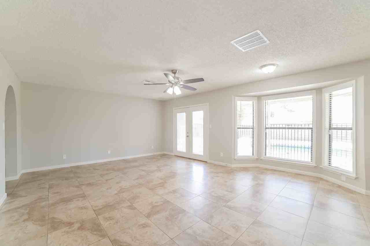 11003 North 64th Lane - Photo 2 of 6