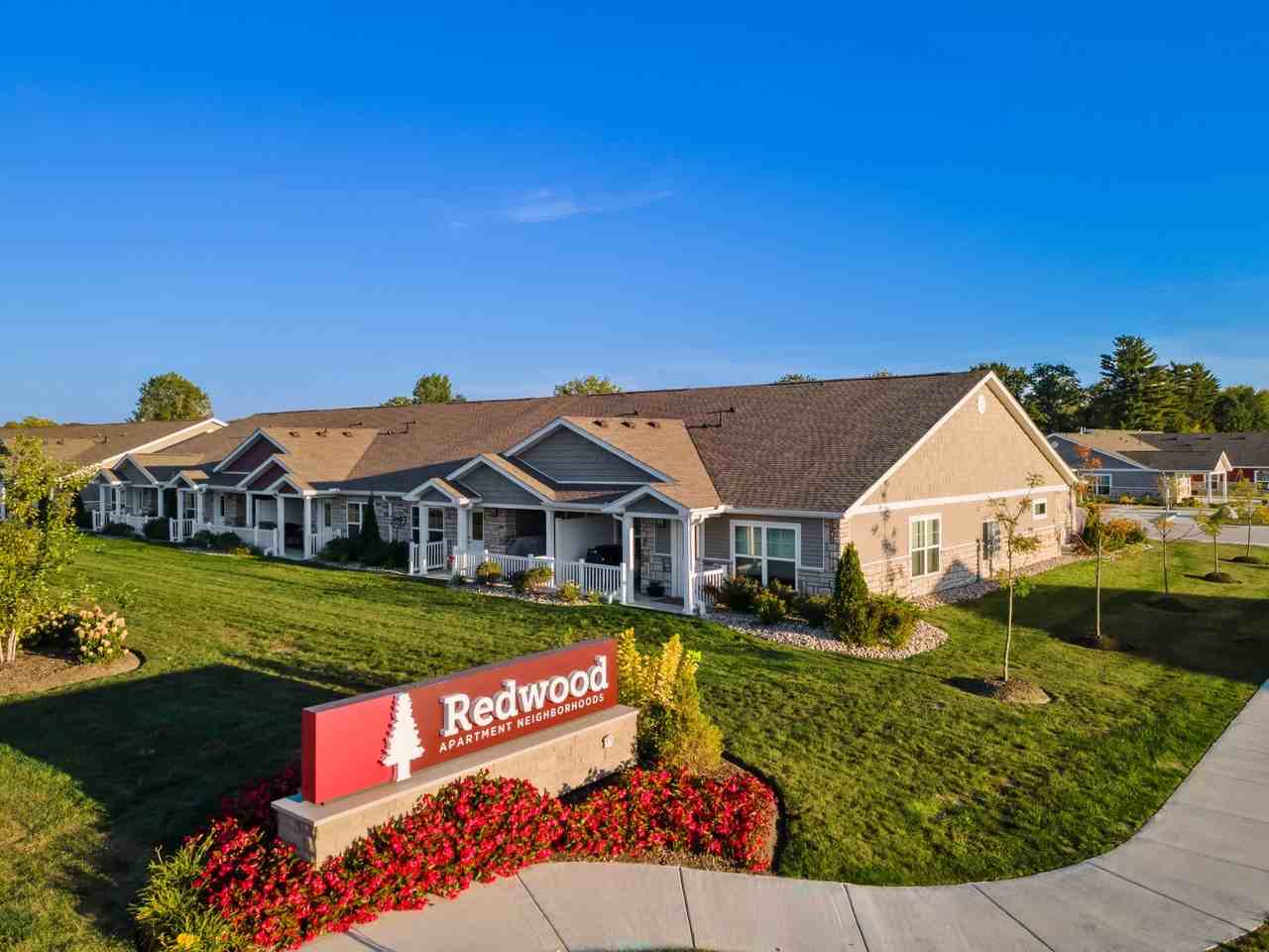 Redwood Chesterfield - Photo 4 of 21