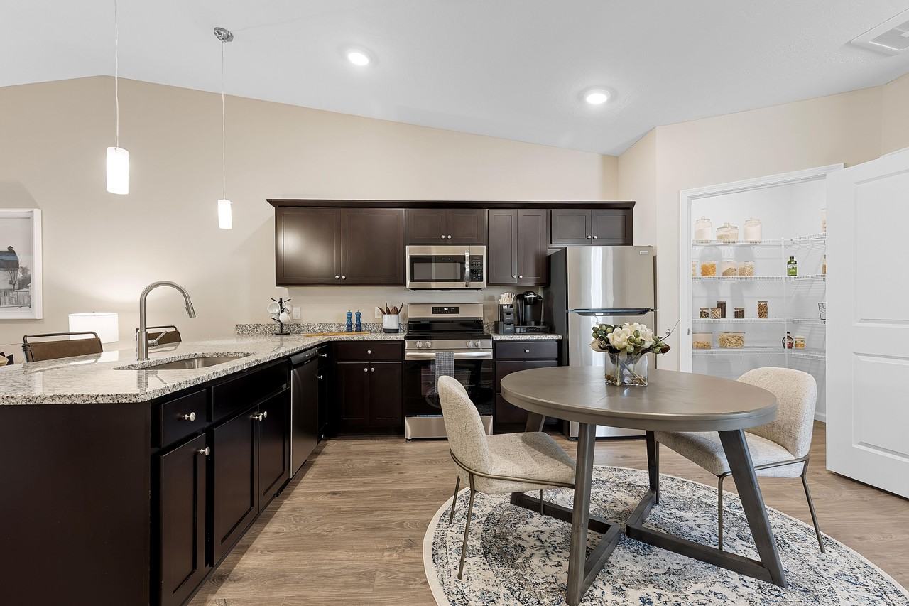 Redwood Chesterfield - Photo 6 of 21