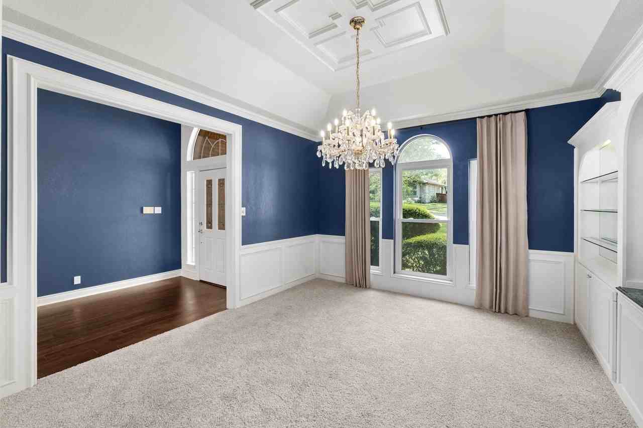 6002 Ascot Cv - Photo 3 of 34