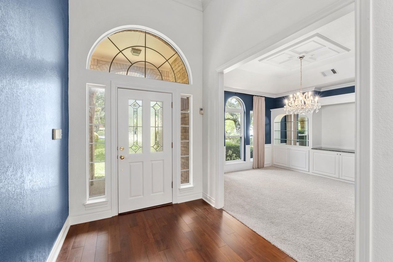 6002 Ascot Cv - Photo 4 of 34