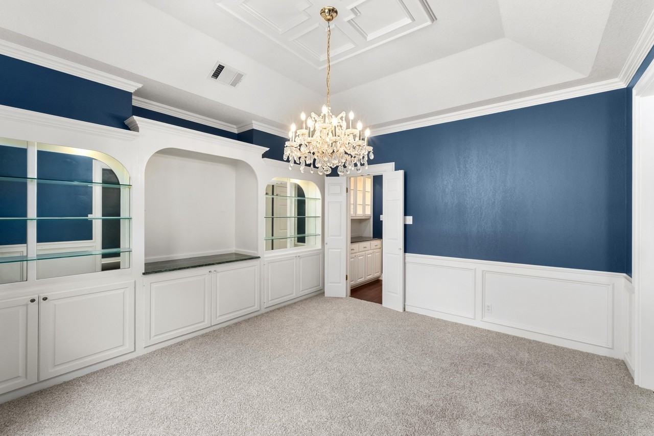 6002 Ascot Cv - Photo 5 of 34