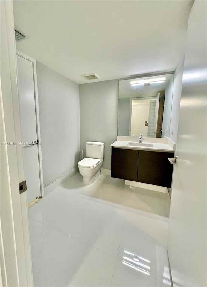 300 Sunny Isles Boulevard #4 - Photo 6 of 27