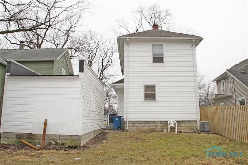 343 N Grove St - Photo 5 of 21