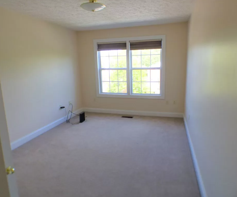 2 Oaktree Blvd - Photo 4 of 7