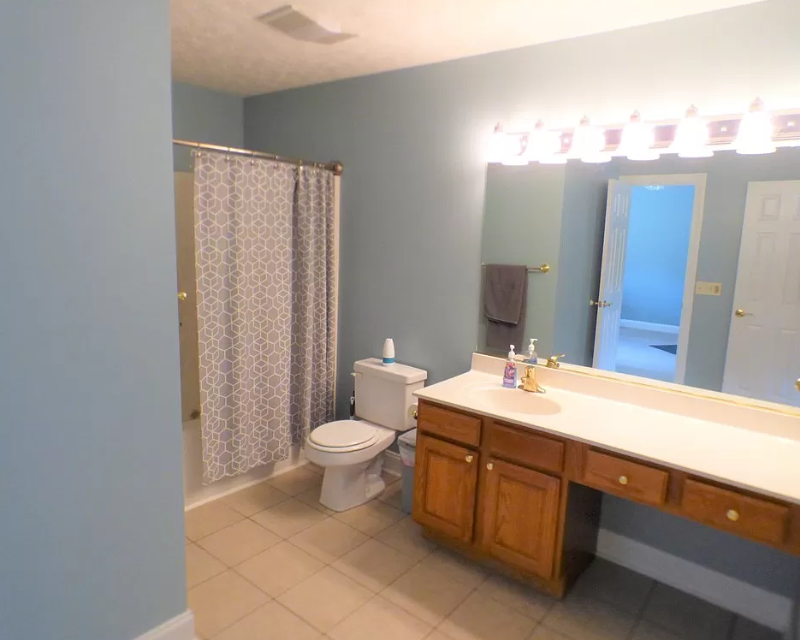 2 Oaktree Blvd - Photo 5 of 7