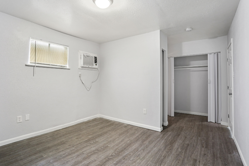 1536 Stumpf Blvd - Photo 4 of 6