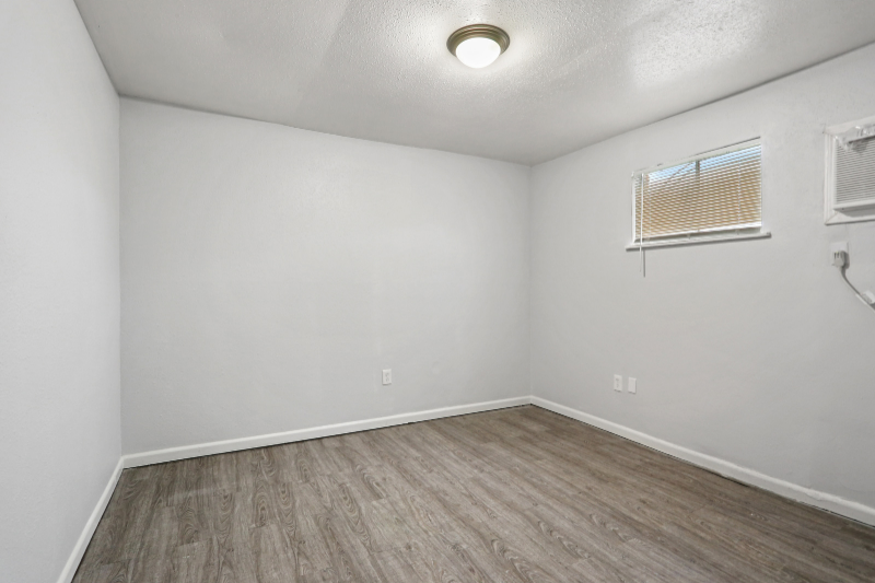 1536 Stumpf Blvd - Photo 5 of 6