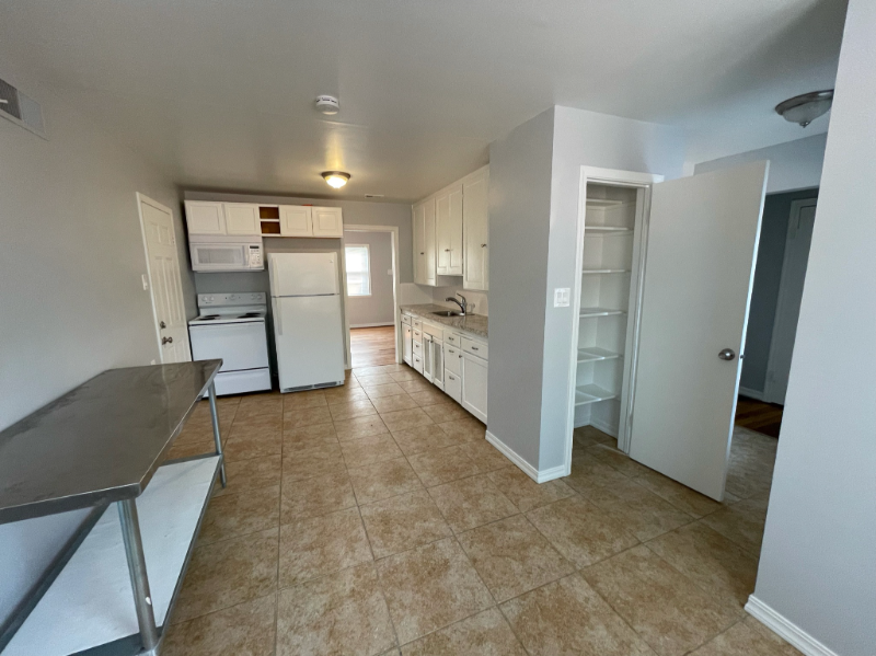 1201 Ralston St - Photo 4 of 10