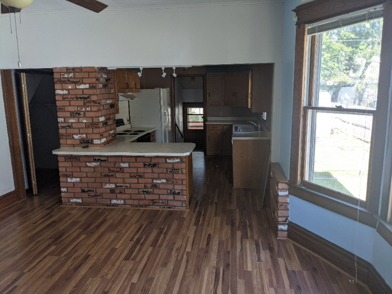 1723 W Fredonia Ave - Photo 6 of 19