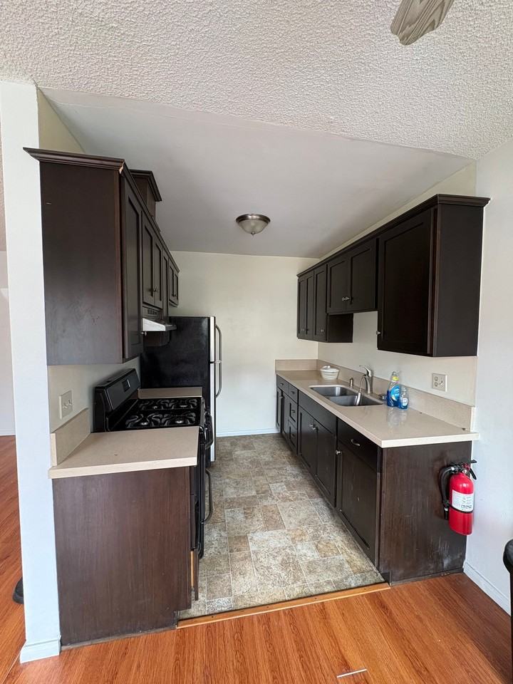 2339 Glendale Blvd #6 - Photo 2 of 6