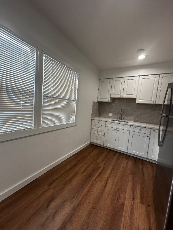 323 N Chevy Chase Dr - Photo 7 of 10