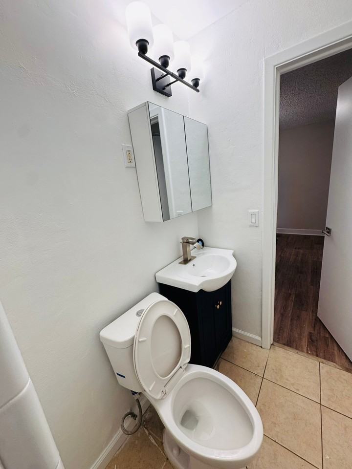 2108 Burpee Dr - Photo 5 of 19