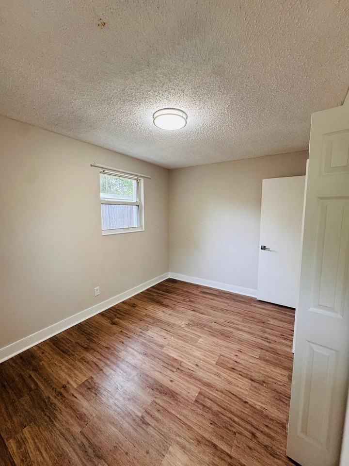 2108 Burpee Dr - Photo 6 of 19