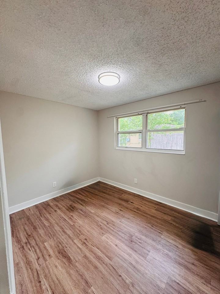 2108 Burpee Dr - Photo 7 of 19