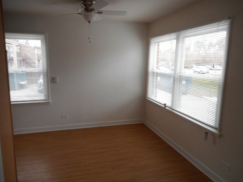 240 N Smith St #A - Photo 4 of 5