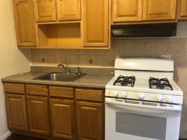 featured image of 39 Henry St #3