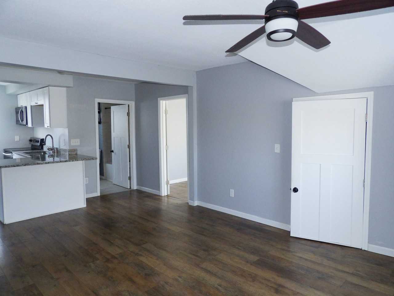 921 W 36th St #2 - Photo 6 of 23