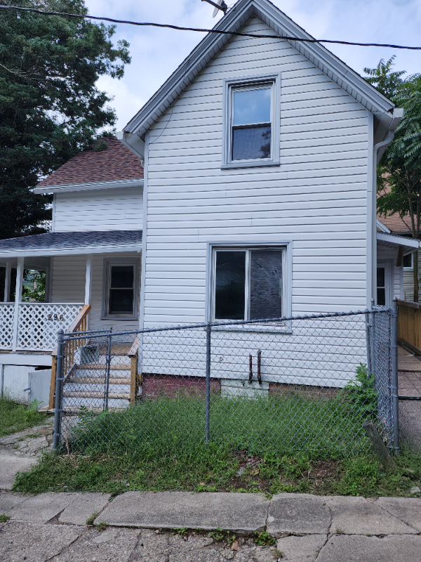 296 Laurel Hill Ave - Photo 2 of 24